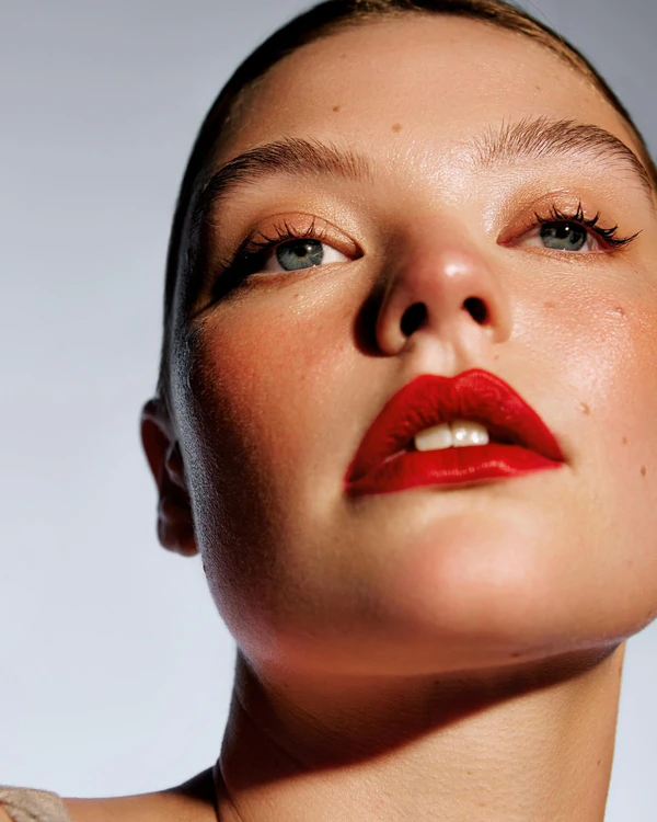Essential Tips for Sweat-Proof Summer Makeup