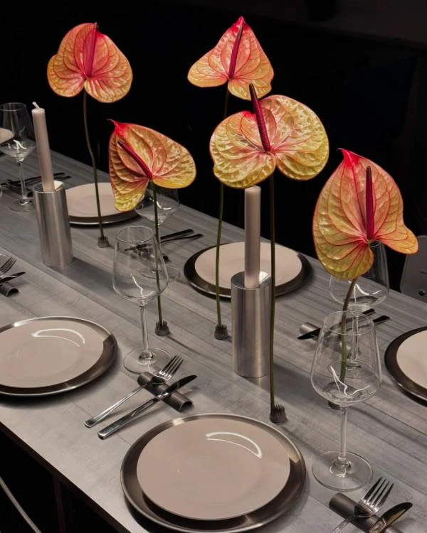 10 Flower Varieties Trending for 2025 Weddings