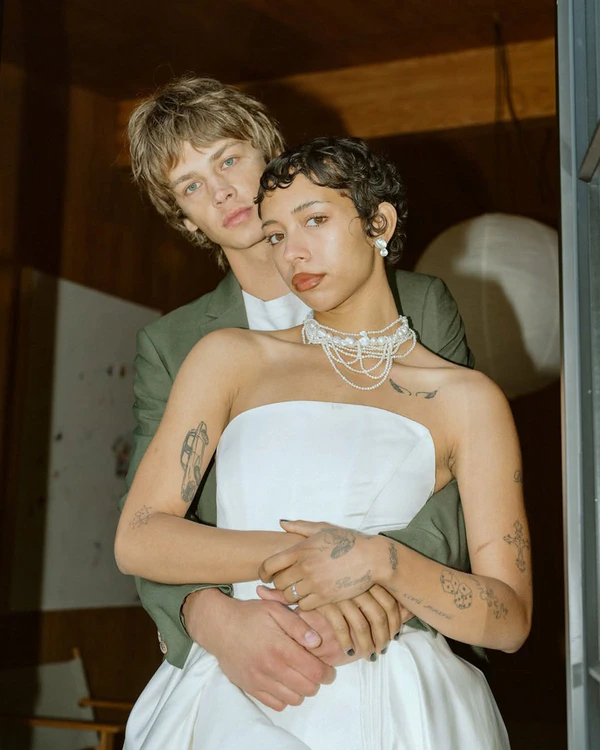 10 Photographer-Backed Wedding Portrait Pose Ideas to Save to Your Mood Board