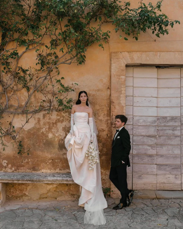 <a href="https://www.instagram.com/polinayarmush/p/DQJ1yrpDNZ9/?hl=en&img_index=2" target="_blank">Photography: Polina Yarmush</a>