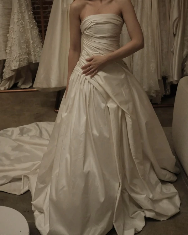 15 Best Bridal Stylists Around the World to Curate Your Dream Wedding Wardrobe