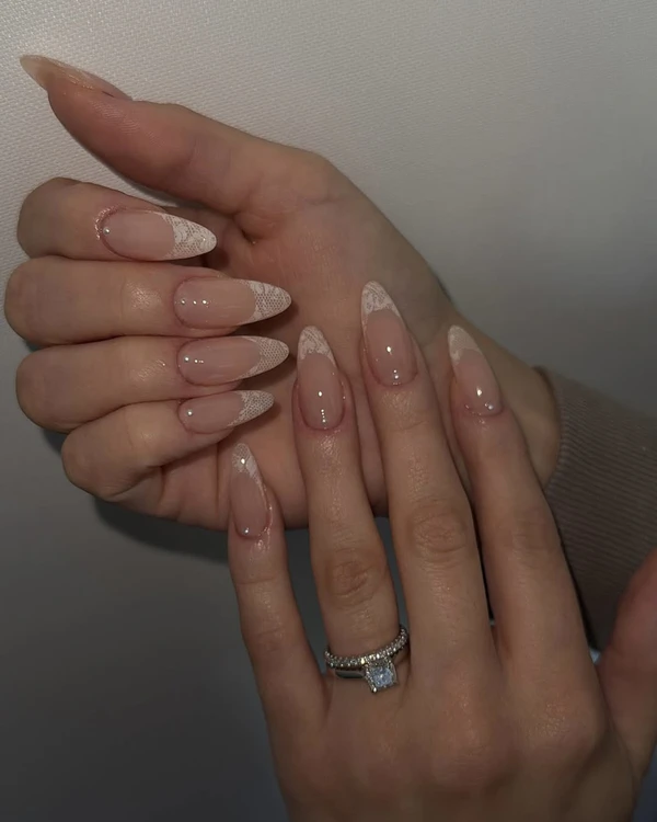30 Bridal French Manicures to Save to Your Wedding Mood Board — photo 2