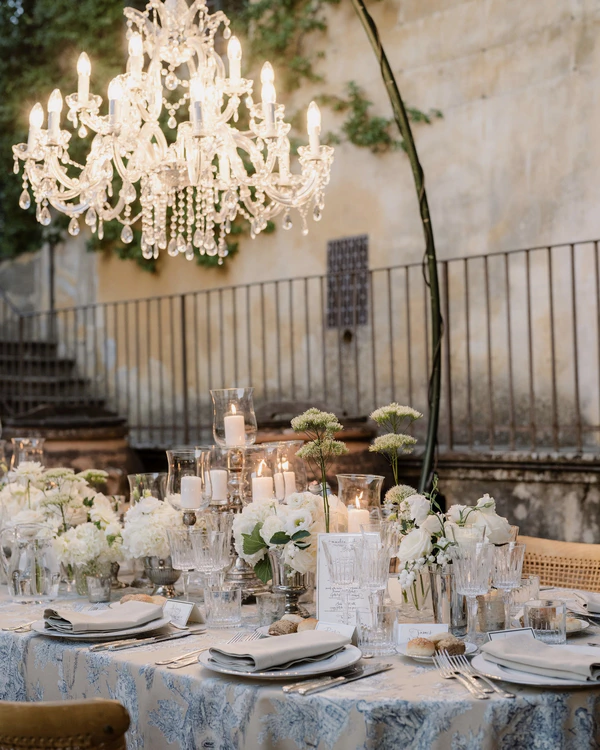 A Classic & Elegant Celebration Amongst an Italian Garden Villa