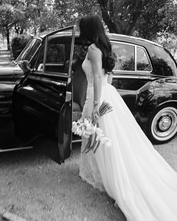 A Unique Fusion of Italian, Spanish & Chinese Cultures in this Chic Madrid Garden Wedding