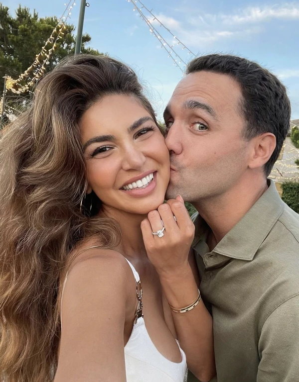 What to Post on Instagram When You Get Engaged?