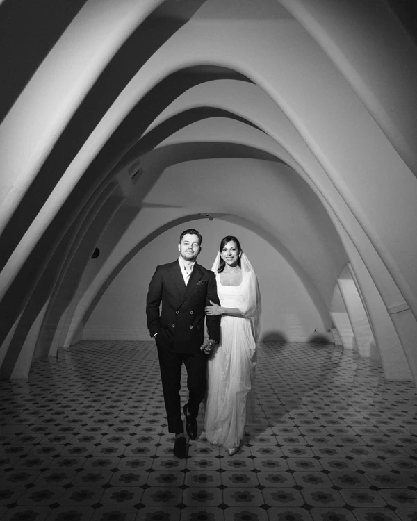 <a href="https://www.instagram.com/bodasdecuentonew/">Bodas de Cuento</a>, Photography: <a href="https://www.instagram.com/robertmarcillas/p/DTyJEw0js-R/?img_index=11">Robert Marcillas</a>