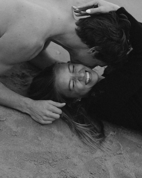 100 Questions to Spark Intimacy & Connection in Your Relationship