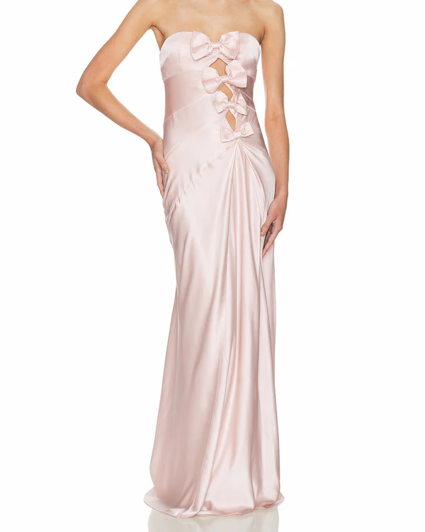 <a href="https://www.revolveclothing.fr/helsa-the-silk-faye-dress-in-blush/dp/HLSA-WD239/?d=Womens">HELSA Silk Faye Dress</a> from Revolve, $528