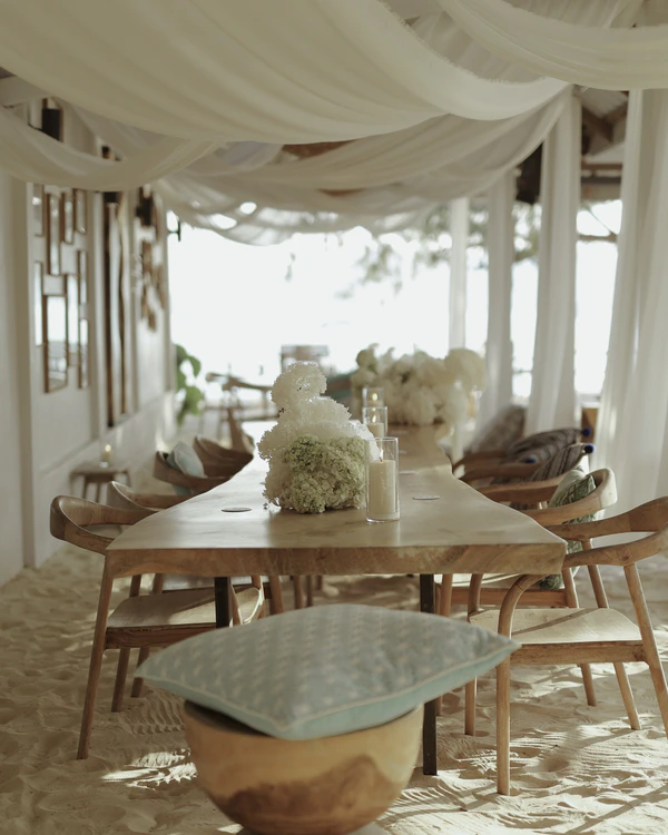 A Dreamy Seaside Wedding in Thailand