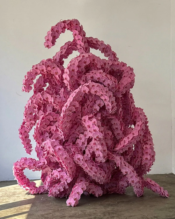 Trend: Pink Petals — photo 1