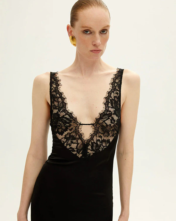 35 Best Lace Wedding Guest Dresses for Every Dress Code — photo 1