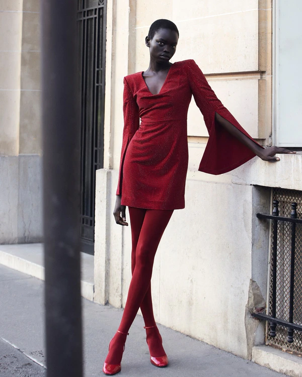 40 Stunning Christmas Party Outfits for 2024