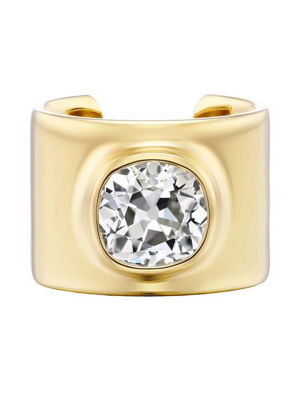 <a href="https://uniformobject.com/products/15mm-cuff-ring-5?_pos=11&_sid=a421e6a9d&_ss=r&variant=48348671639709">Uniform Object</a>