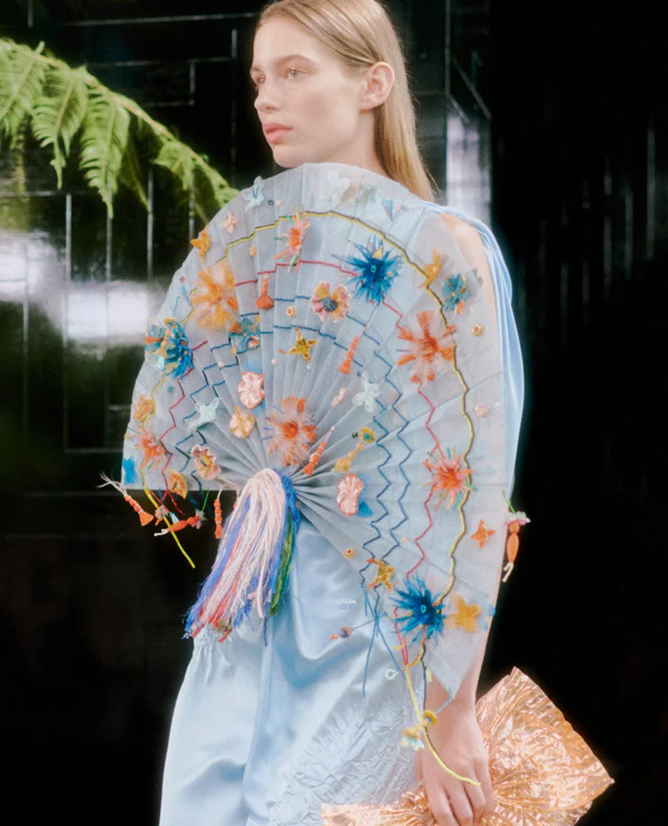 <a href="https://www.instagram.com/p/DafuDSYDKxC/?img_index=17">Dior Fall-Winter 2026-2027</a>