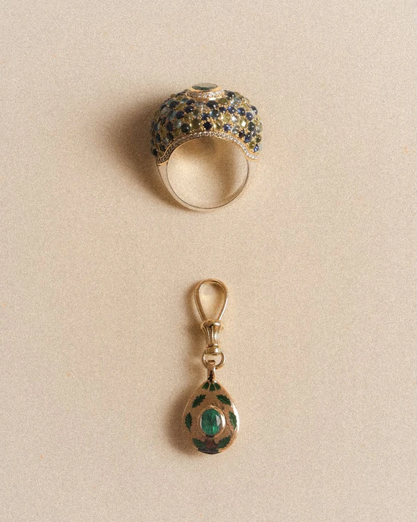 <a href="https://www.instagram.com/p/DbDCYPsD4Qy/?hl=en&img_index=1">Cleopatra's Bling</a>