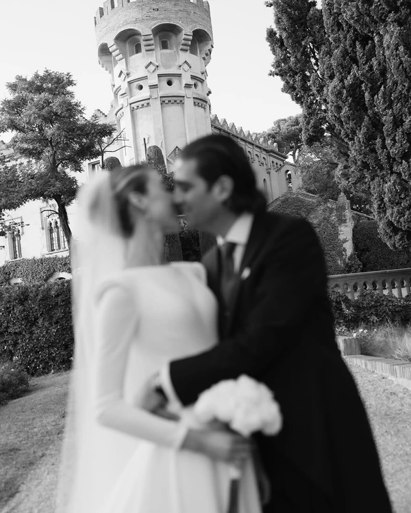 Photography: <a href="https://www.instagram.com/p/DQHHK1djDba/?img_index=1">Robert Marcillas</a>