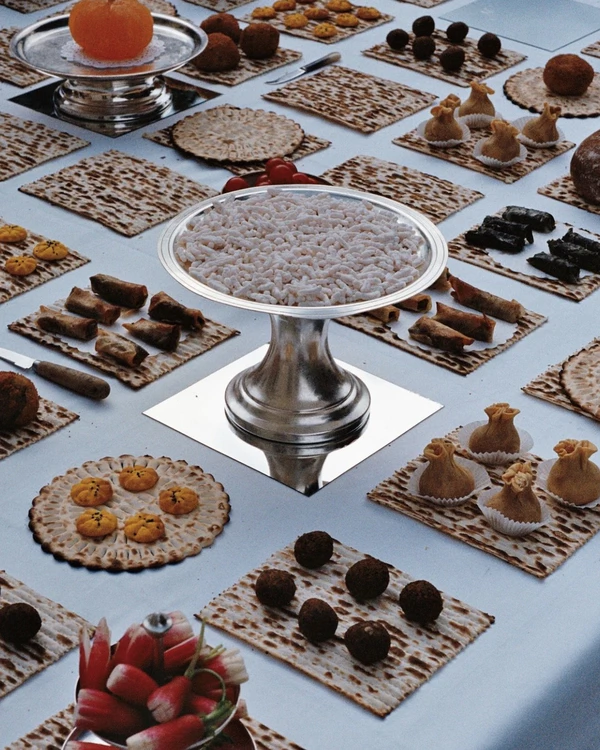 Trend: Minimalist Grazing Tables