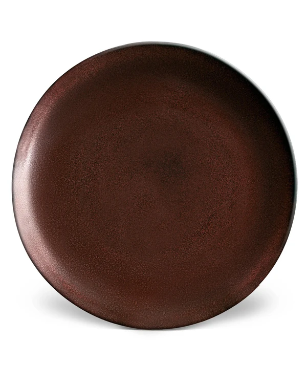 <a href="https://www.l-objet.com/products/terra-charger-wine?utm_source=the-wed&utm_medium=digital-pr&utm_campaign=lobjet-wedding-gift-guide&utm_content=image-link">L'OBJET Terra Charger, $90</a>