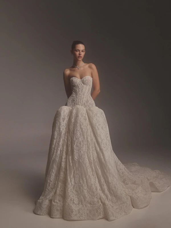 <a href="https://www.instagram.com/edenaharon_hautecouture/">Eden Aharon</a>