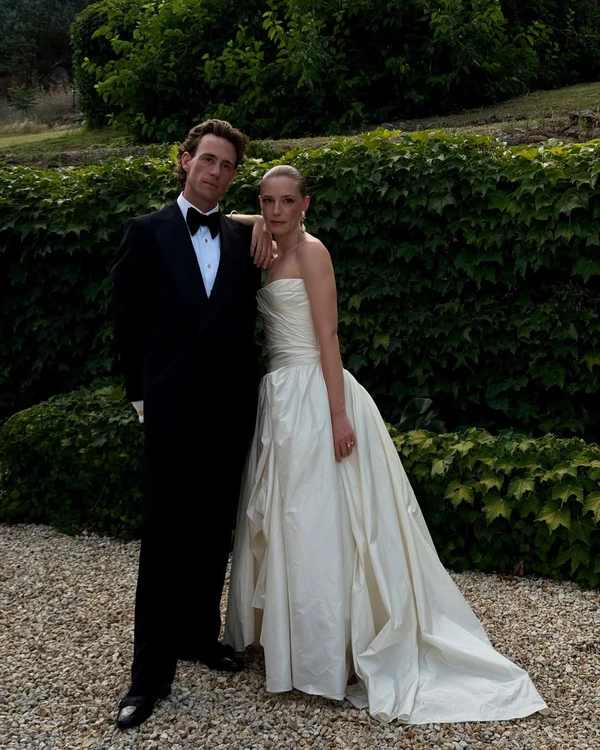 Here's Why Every Couple Needs a Wedding Content Creator