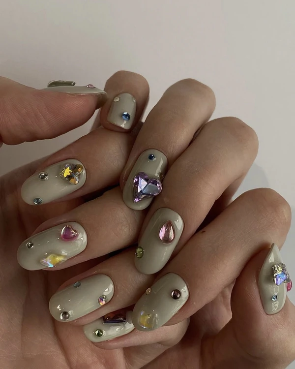 25 Show-Stopping Nail Design Ideas for New Year’s Eve 2025