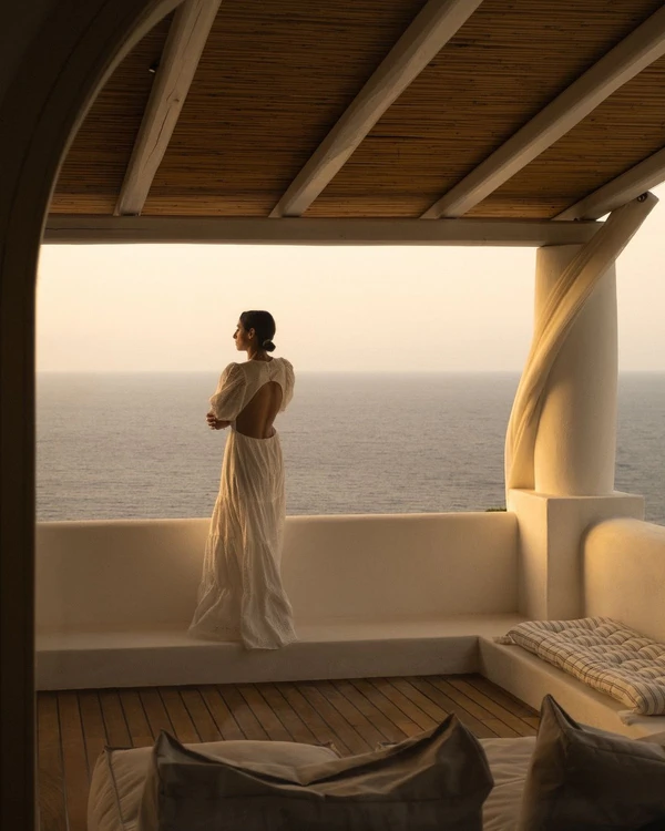 10 Travel Influencers Every Holidayer Needs to Follow