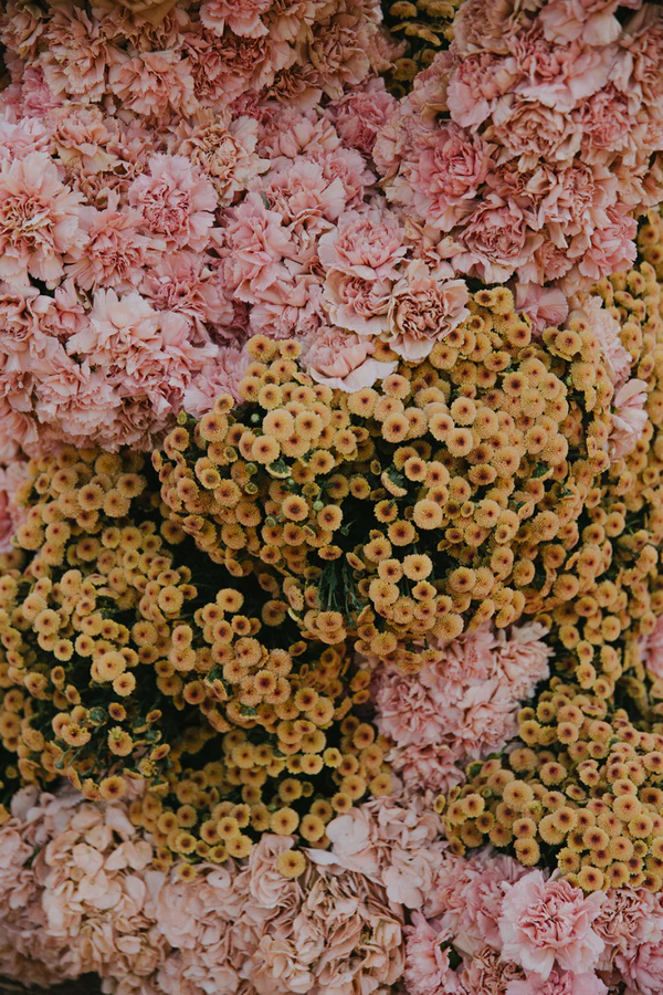 Pastel Florals, Golden Arches & a Dance-Filled Night at This Menorca Quarry Wedding
