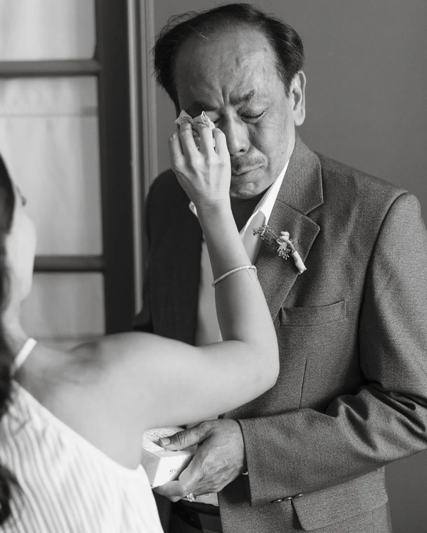 The Luxury of Simplicity: How to Achieve Timeless Wedding Photography