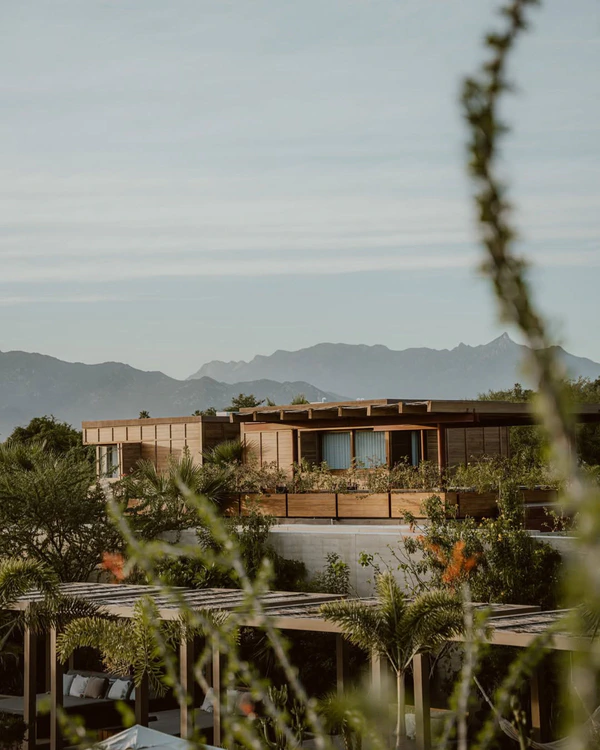 <span style="text-decoration: underline;"><a href="https://www.instagram.com/p/DSc7oHWAI-X/?img_index=1">Acre Resort</a></span>