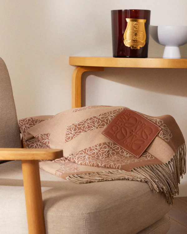 Best Wedding Gifts for Parents from the Couple