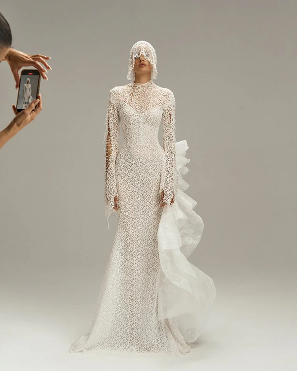 10 Ways to Style-Up Your Wedding Dress from Ceremony to Reception