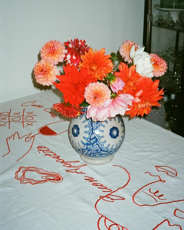 7 Brands for Unique Wedding Table Linens
