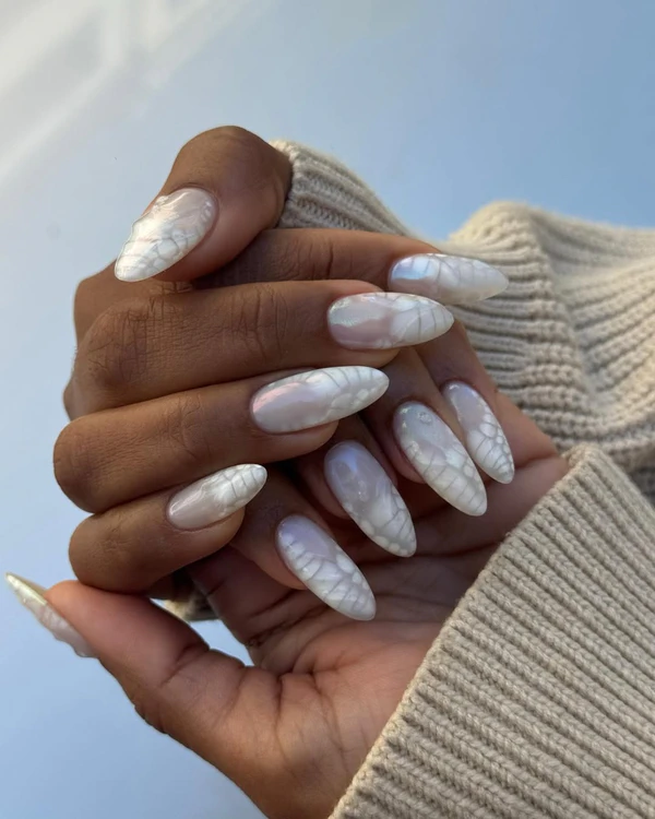 <a href="https://www.instagram.com/p/DJSNvT4NDMI/?img_index=4">Chummy Nails</a>