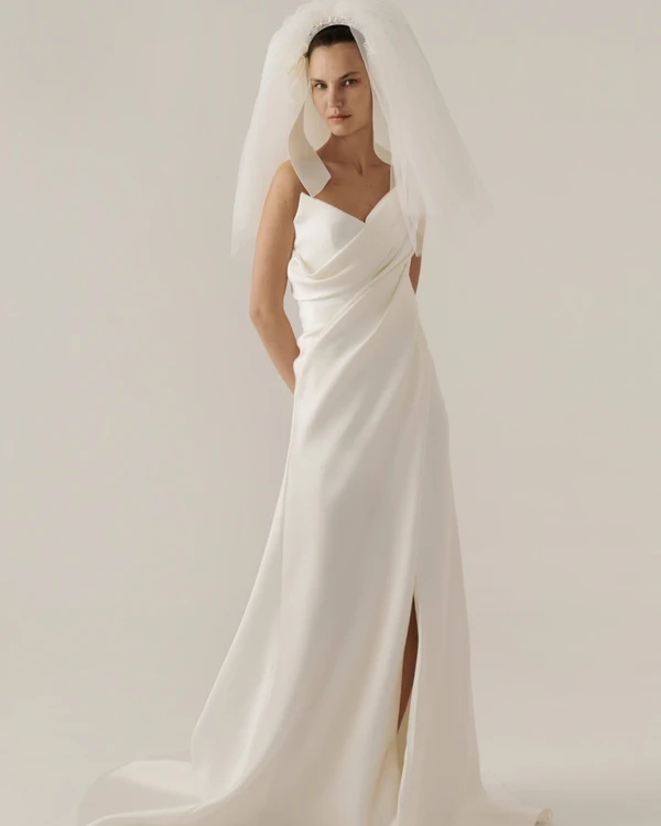 <a href="https://www.instagram.com/valentinyudashkin_official/">Yudashkin</a>
