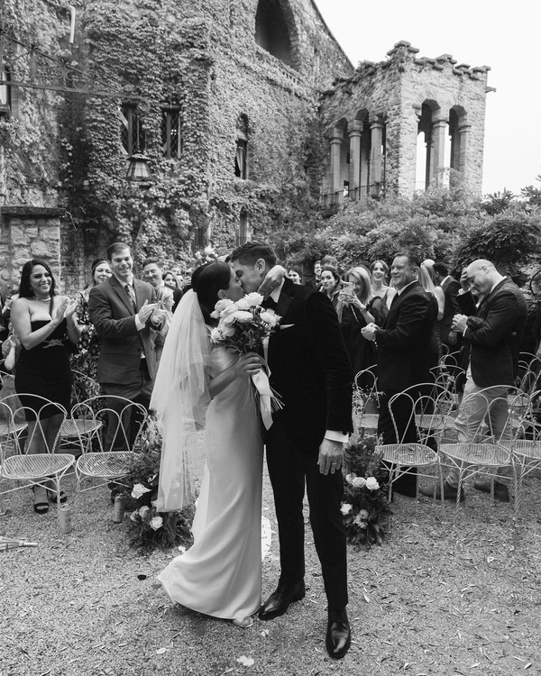 A Minimalistic Fall Wedding at La Baronia — photo 1
