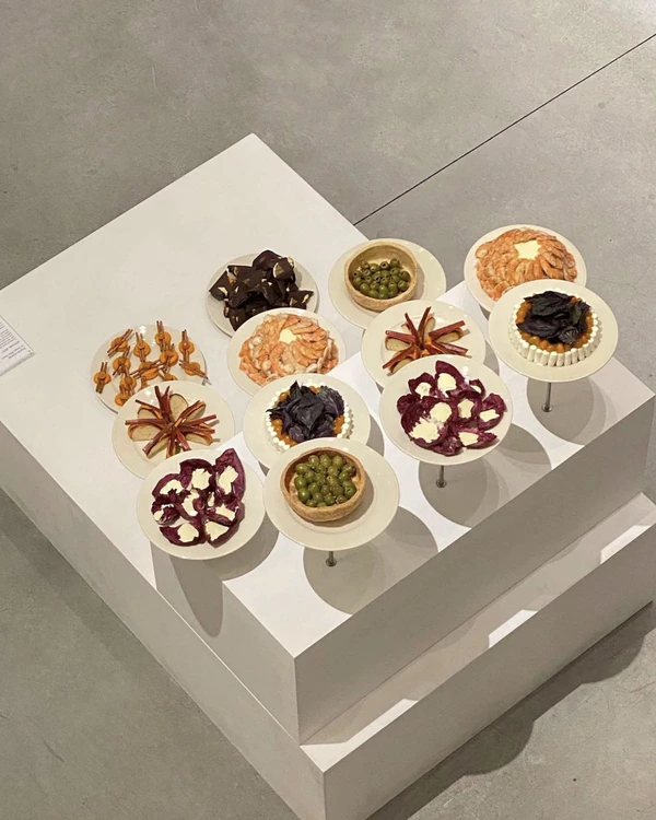 Trend: Modern Grazing Tables