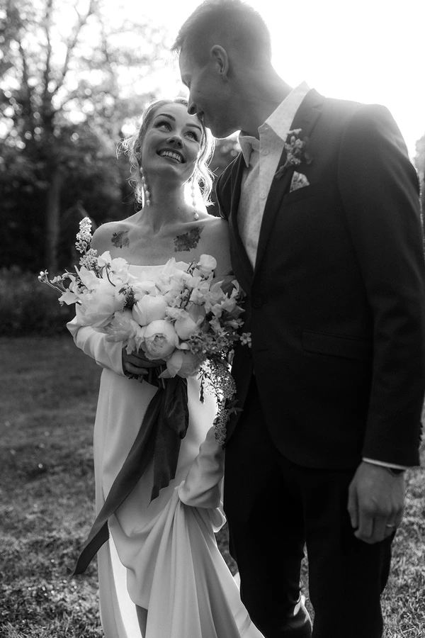 Minna Katie Captures the Essence of Spring Love — photo 14