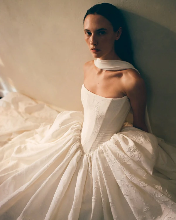 <a href="https://www.instagram.com/monetre.official/">Monetre</a>