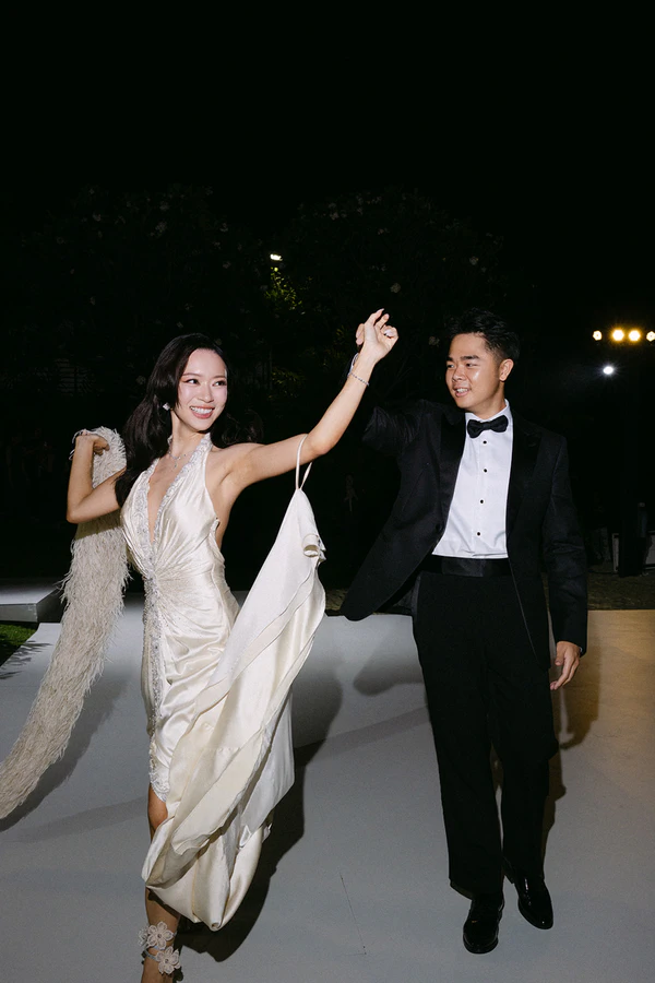 A Sculptural Floral Fantasy at This Intimate Black-Tie Wedding in Phuket