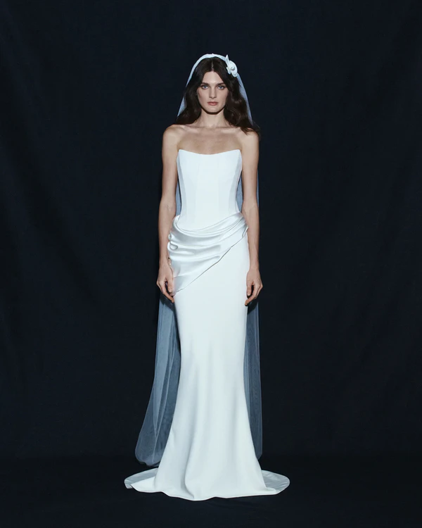 <a href="https://balykina.com/products/long-veil-with-orchid">Balykina</a>