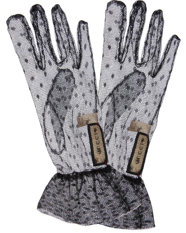 Gloves to Style Up Your Wedding Look: 10 Delicate Pairs