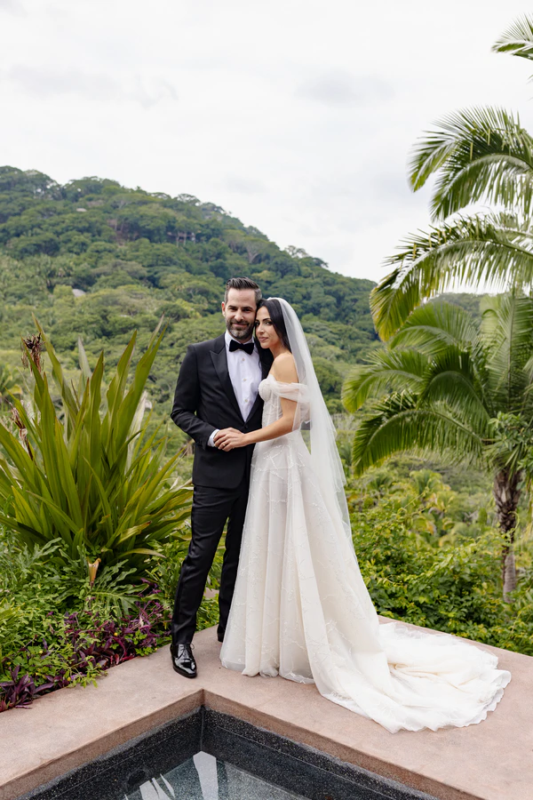 Stylish Beach Wedding Editorial