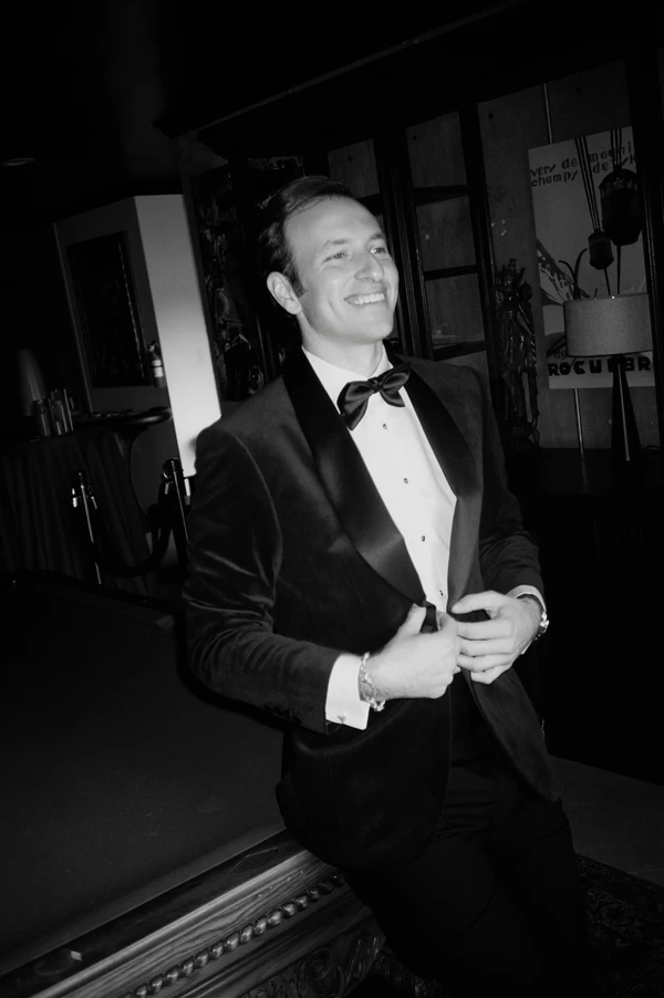 A Glamorous Art Deco Celebration Inspired by Vintage Travel at Gatsby Mansion