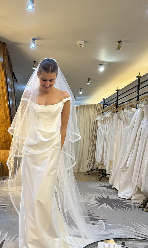 Content: <a href="https://www.instagram.com/styledsara/?hl=en-gb">Sara Walker</a>