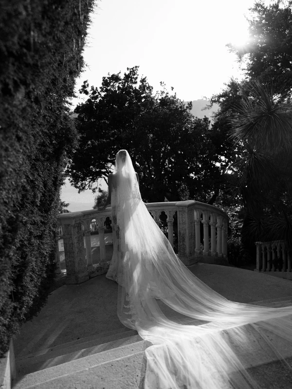 <a href="https://www.instagram.com/p/DaJAcX8lww7/?hl=en&amp;img_index=1">Leonie Hanne</a>, Photography: <a href="https://www.instagram.com/haute.weddings/">Haute Weddings</a>