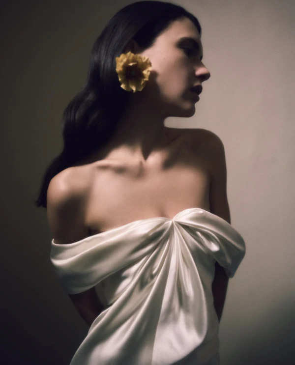 Wedding Dress Styles for Broad Shoulders