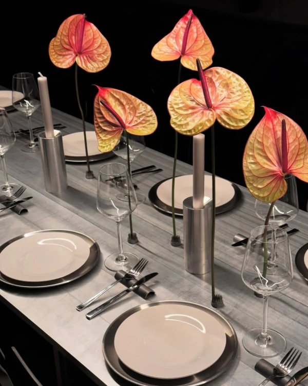 35 Ways to Style Freestanding Floral Stems — photo 2