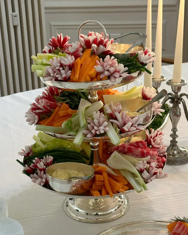 7 Unique Wedding Appetizers and How to Serve Them