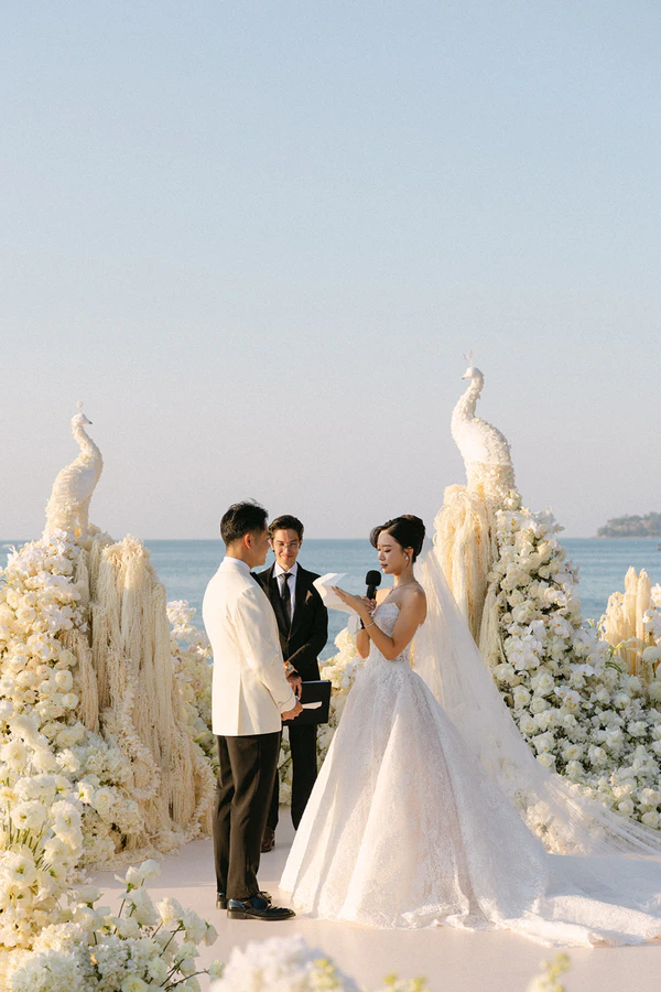 A Sculptural Floral Fantasy at This Intimate Black-Tie Wedding in Phuket