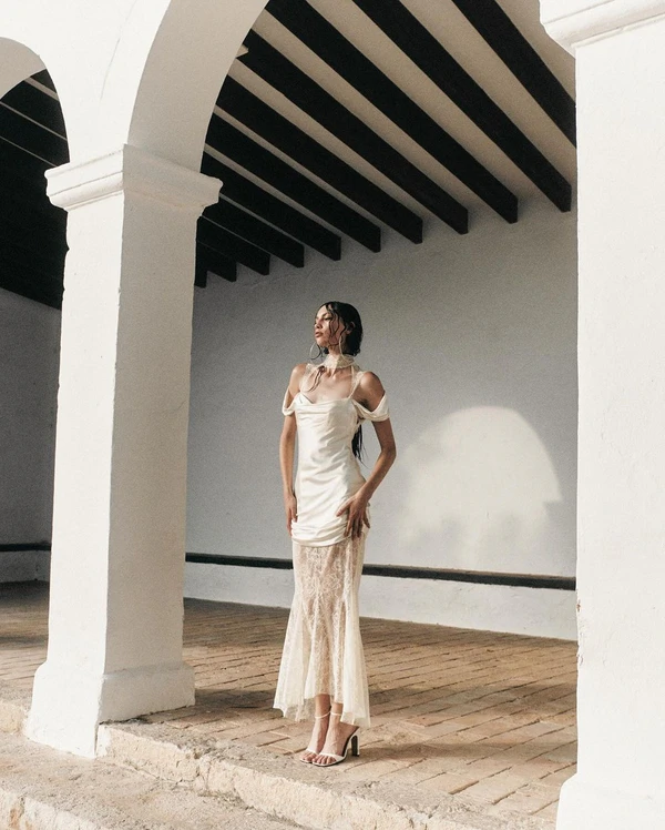 30 Trendy Bridal Dresses Under $2,000 — photo 1